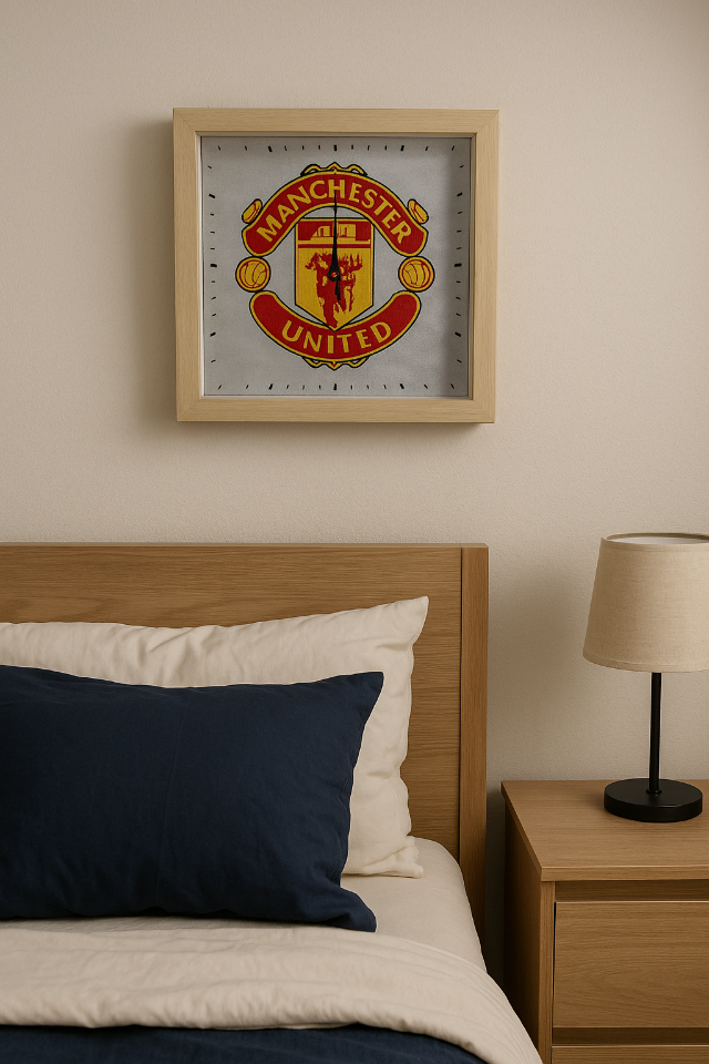 Đồng hồ tranh Manchester united -duoc-ban-tai-Tranh Gia Phương