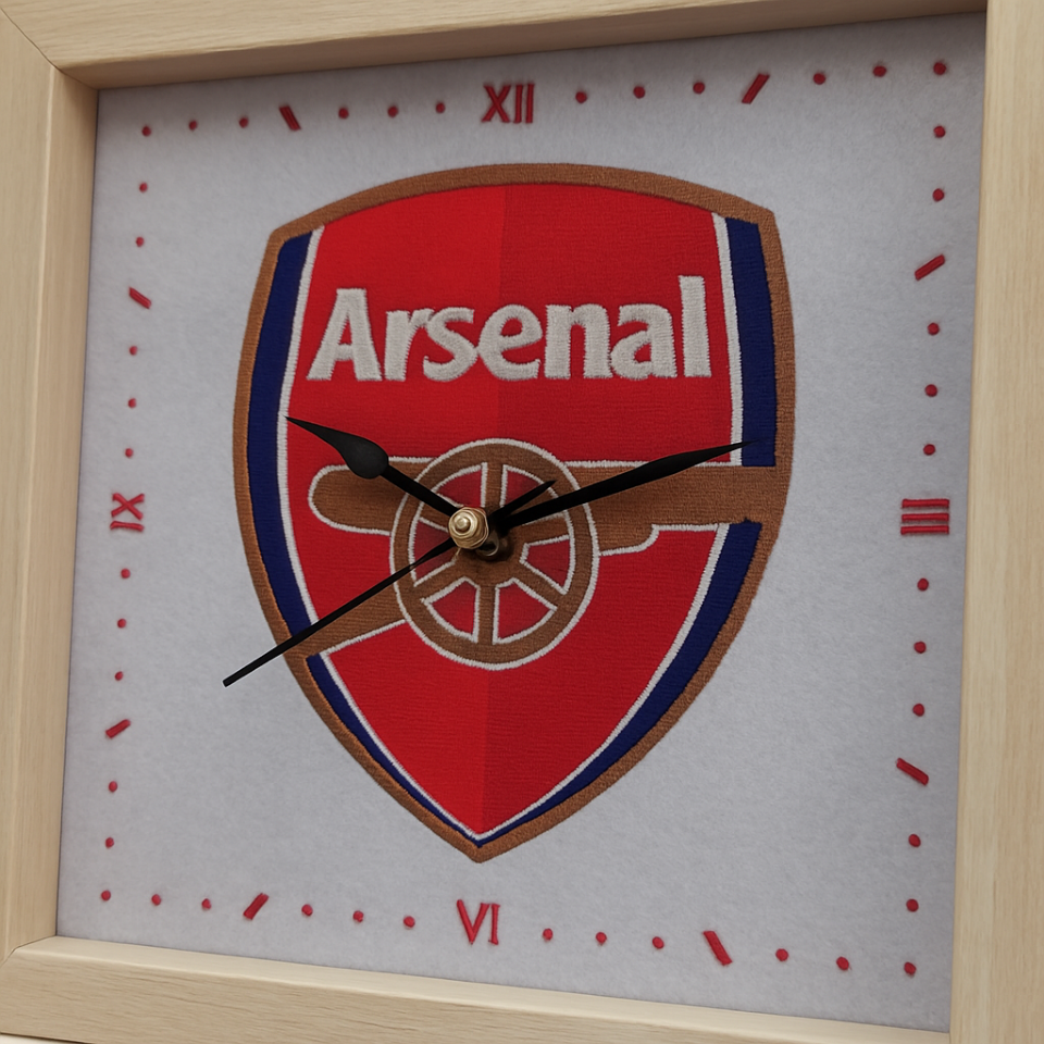 Đồng hồ Arsenal-duoc-ban-tai-Tranh Gia Phương