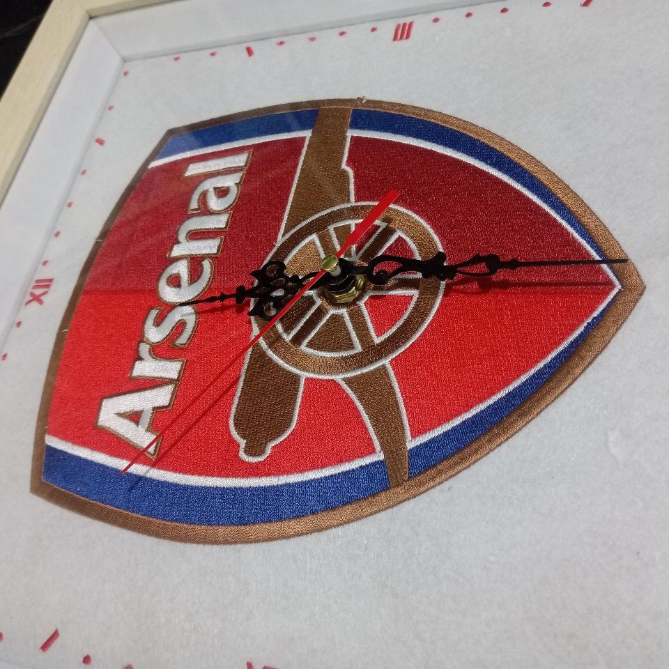 Đồng hồ Arsenal-duoc-ban-tai-Tranh Gia Phương