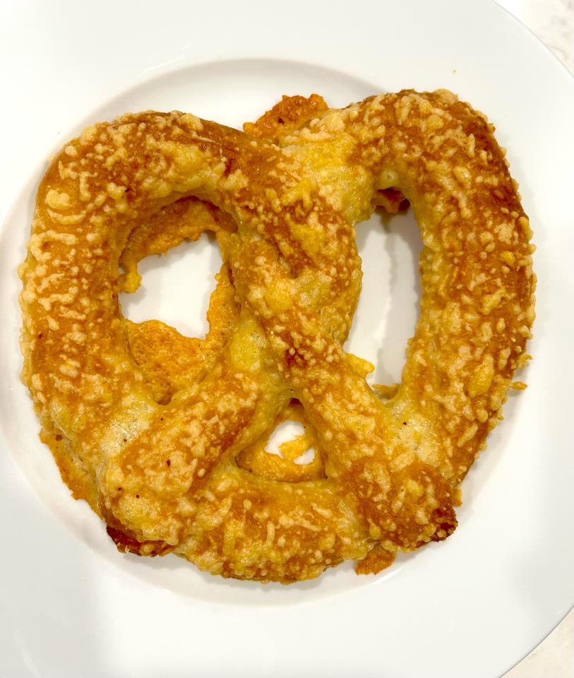 Parmesan Bretzel-duoc-ban-tai-OULALA KITCHEN HOI AN