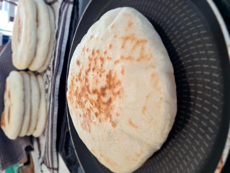 Extra Pita Bread (Half)-duoc-ban-tai-OULALA KITCHEN HOI AN