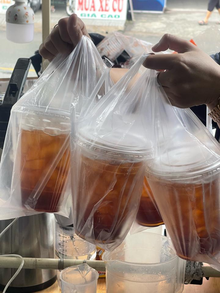 Hồng trà sủi bọt -duoc-ban-tai-Tyem Coffee Tea Juice