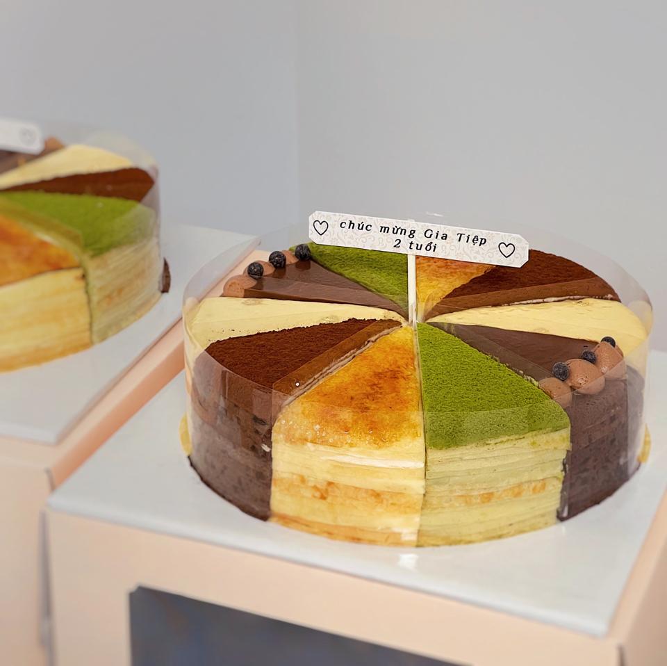 Mixed Mille Crepe (10 slices)-duoc-ban-tai-CHUN Mille Crepe & Cakes (SHOP ONLINE)