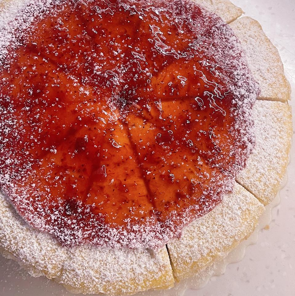 Ổ Strawberry Mille Crepe (ĐẶT TRƯỚC 48H)-duoc-ban-tai-CHUN Mille Crepe & Cakes (SHOP ONLINE)