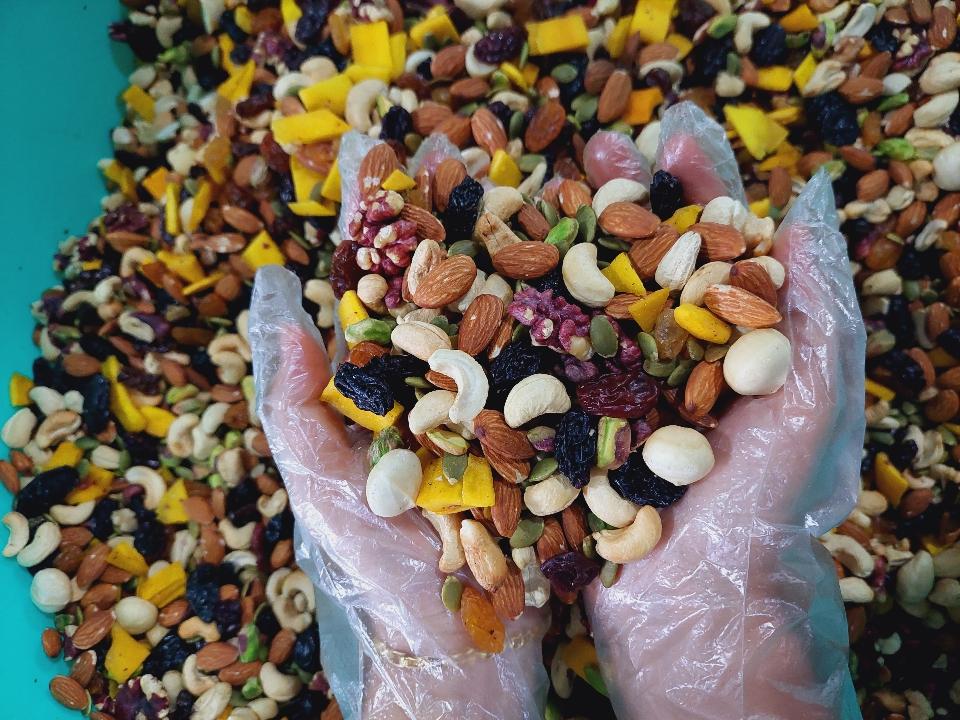 Granola -duoc-ban-tai-Yummy Nuts-Thế Giới Hạt Ngon!