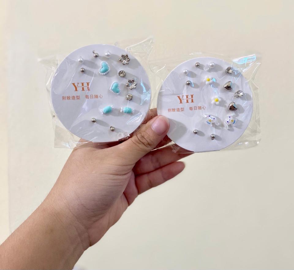 Set 7 đôi bông tai phong cách cute vỉ tròn-duoc-ban-tai-Hanana gift shop