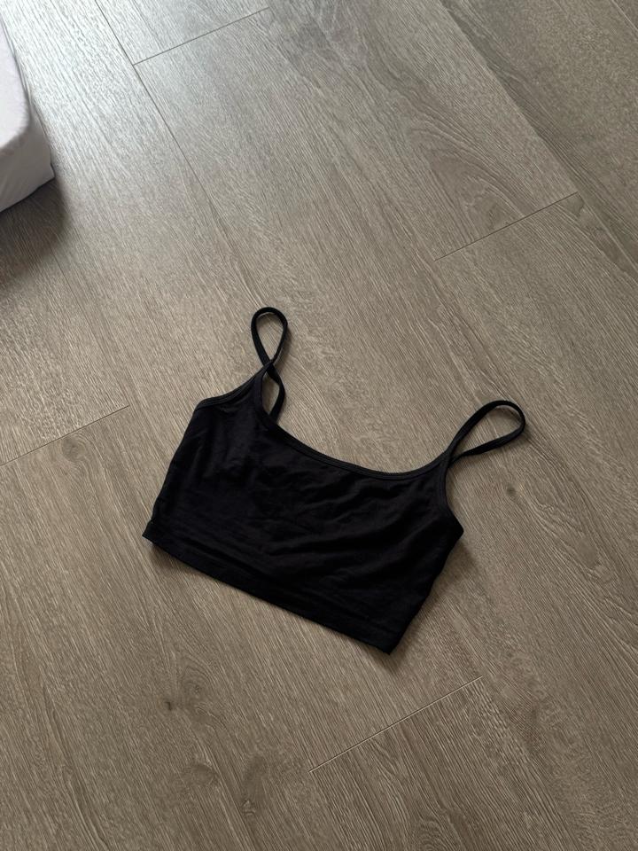 Áo dây croptop-duoc-ban-tai-She Ate - active wear