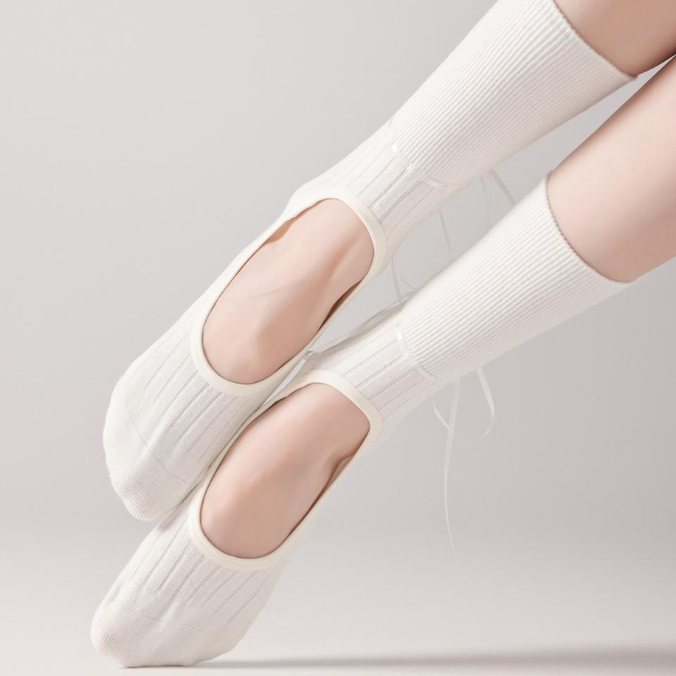 Softgrip Ballet Socks / có chống trượt-duoc-ban-tai-She Ate - active wear
