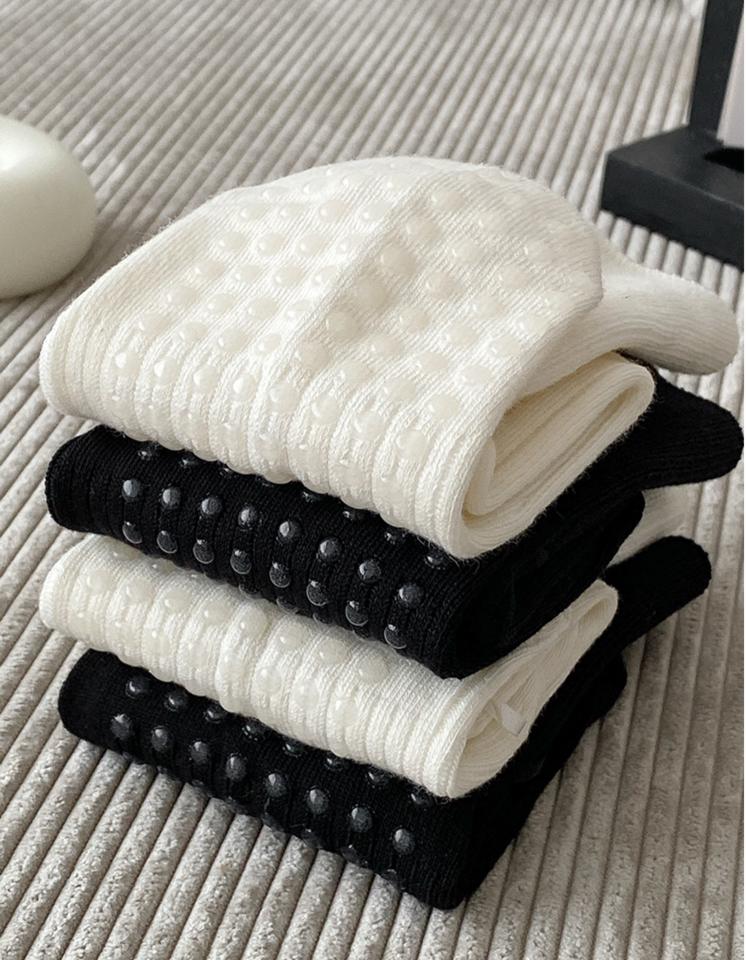 Softgrip Ballet Socks / có chống trượt-duoc-ban-tai-She Ate - active wear