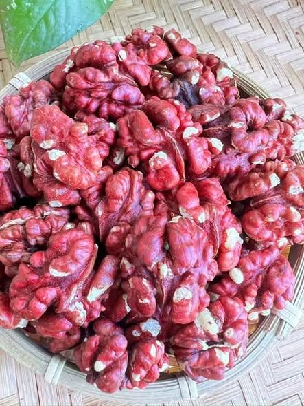 Nhân Óc Chó Đỏ-duoc-ban-tai-Nông Sản Sạch Tây Bắc