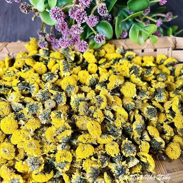 Trà Hoa Cúc (hộp 150gr)-duoc-ban-tai-Nông Sản Sạch Tây Bắc