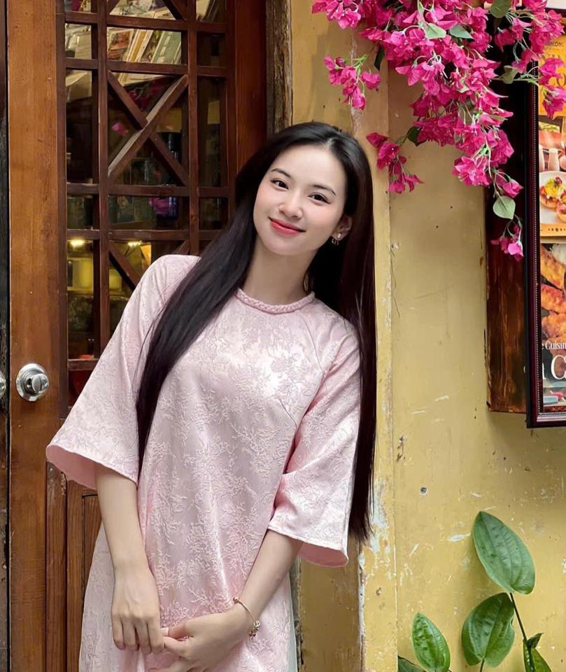 My set áo dài-duoc-ban-tai-Chen