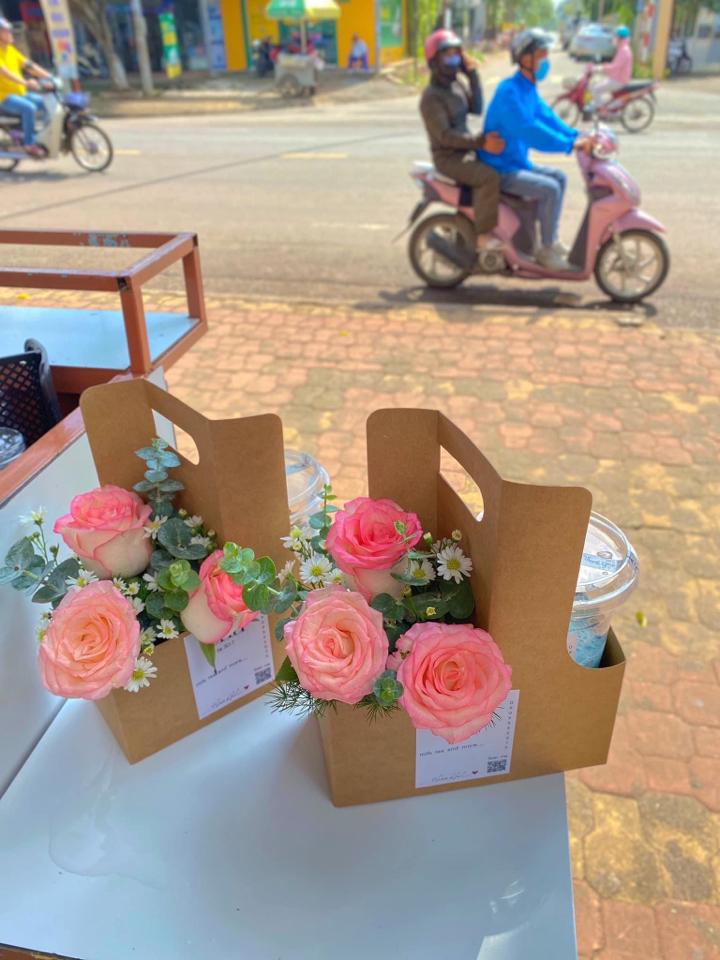 Set Hoa & Trà -duoc-ban-tai-Chu Passion Tea - Xuân Lộc