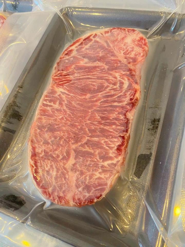 Thăn ngoại  bò tuyết -striplion Aukobe -duoc-ban-tai-Toàn 40