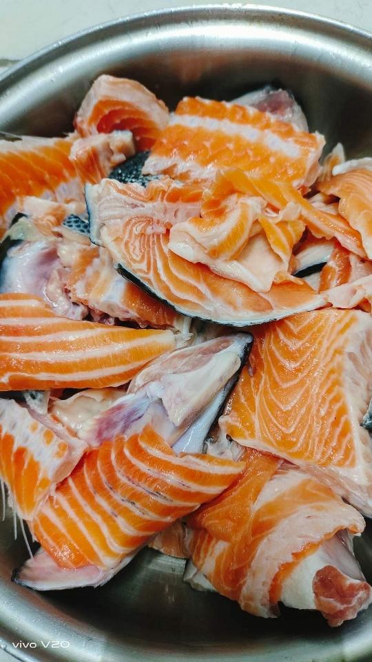 Bộ đầu lườn xương cá hồi tươi Nauy -duoc-ban-tai-Toàn Food 4.0