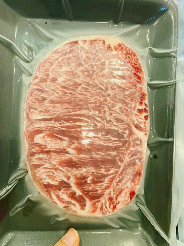 Thăn ngoại  bò tuyết -striplion Aukobe -duoc-ban-tai-Toàn 40