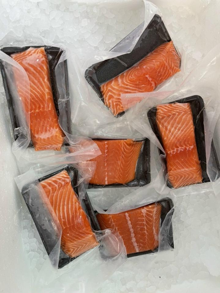 Cá hồi tươi Nauy / con size 5_6kg-duoc-ban-tai-Toàn 40