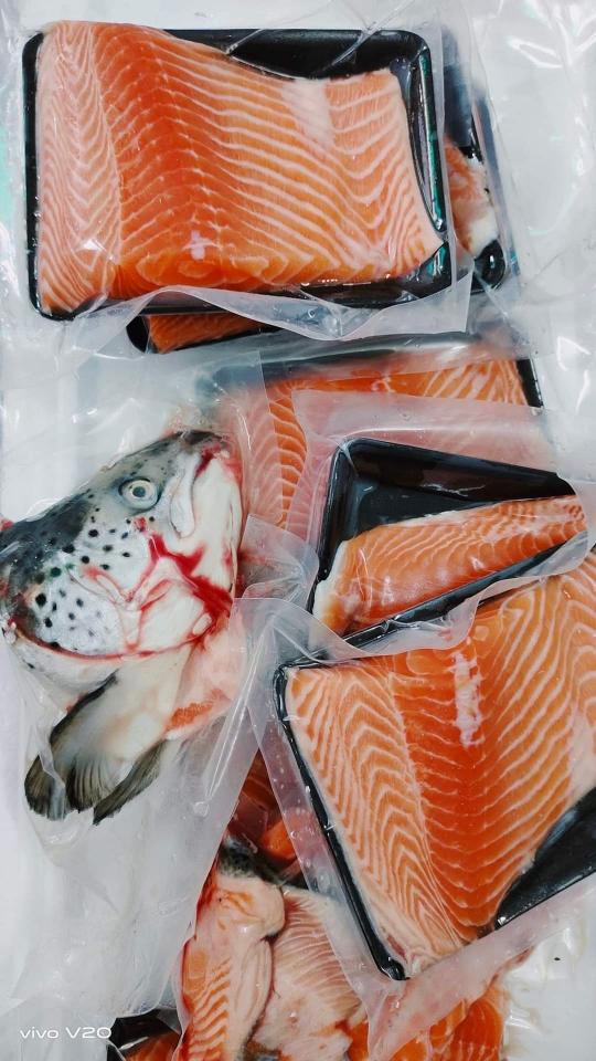 Bộ đầu lườn xương cá hồi tươi Nauy -duoc-ban-tai-Toàn Food 4.0