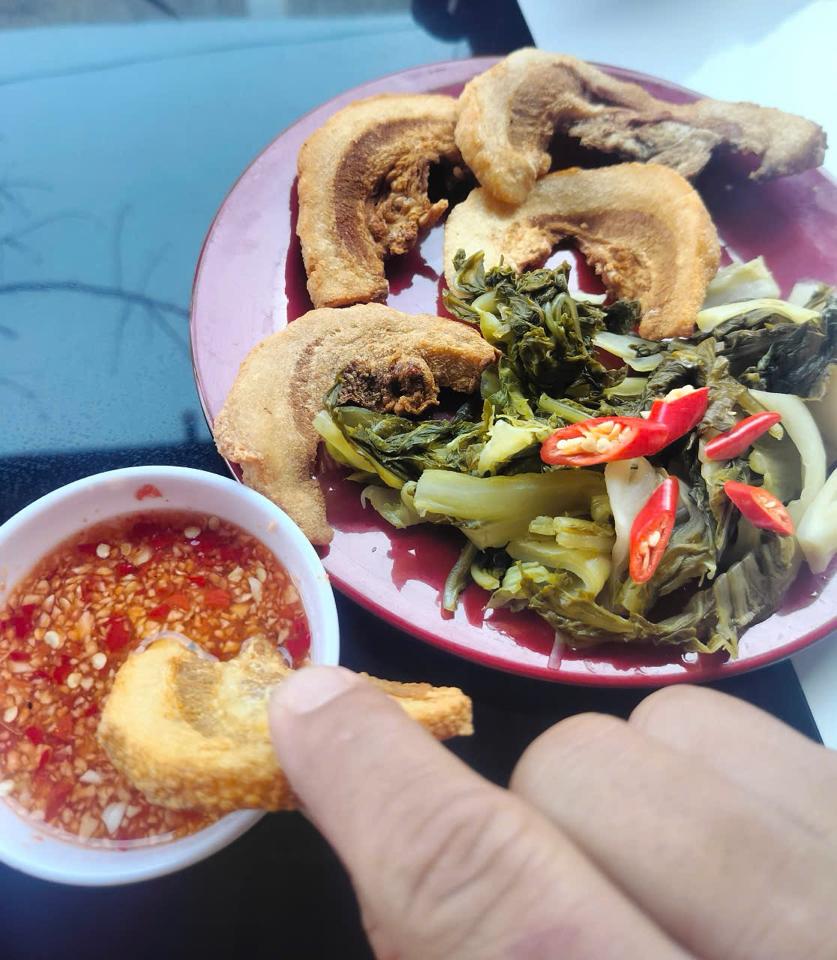 Tóp Mỡ Triều Khúc - 500gr dẻo (chưa bao gồm ship)-duoc-ban-tai-Tóp Mỡ Triều Khúc - Chú Bộ Đội
