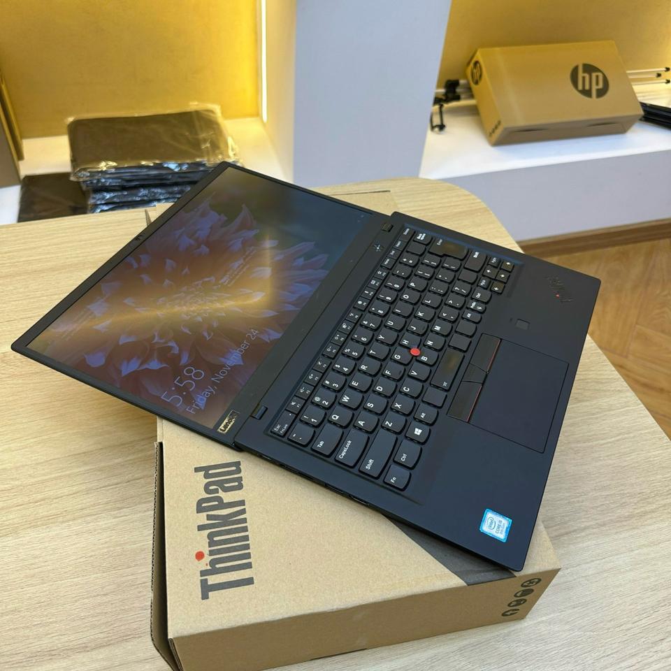 5.6- Lenovo ThinkPad X1 Carbon I5 thế hệ 8 Siêu nhẹ chỉ 1kg màn 14inch-duoc-ban-tai-Công Ty Cổ Phần Xinh Home