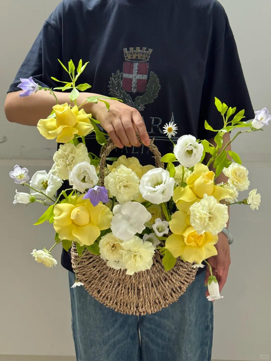 [M] GIỎ HOA MIX THEO NGÀY SIZE M (Chỉ chốt Màu, Không Chọn Hoa)-duoc-ban-tai-Tiệm Dii