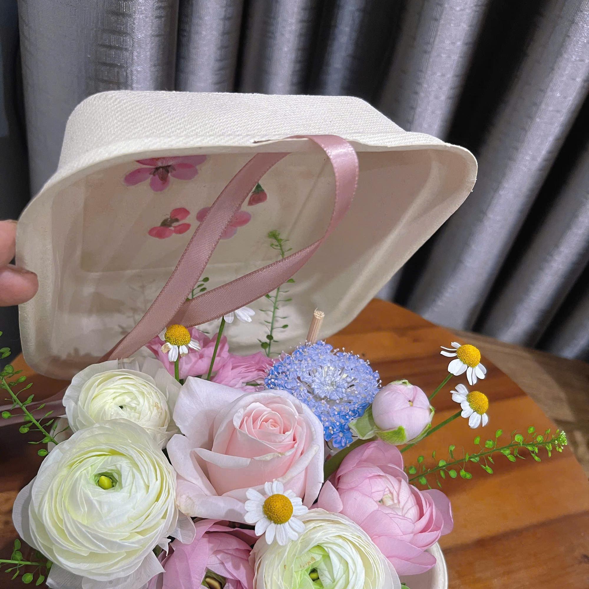 Hộp hoa Bento box Hoa mini-duoc-ban-tai-Tiệm Dii