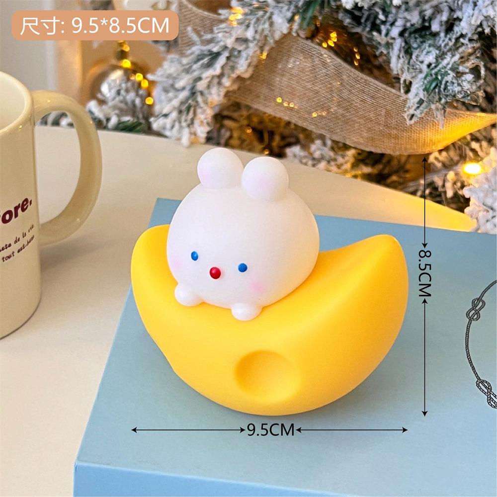 Đèn ngủ Led thỏ ôm trăng phô mai-duoc-ban-tai-Tiệm Dii
