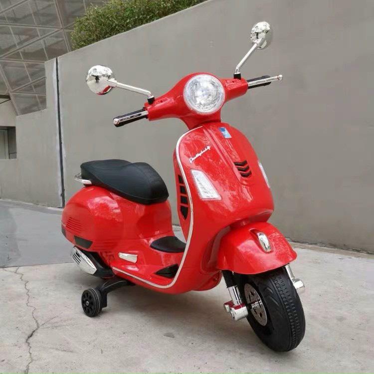 Xe Vespa Q618 12V-duoc-ban-tai-Baby Toys