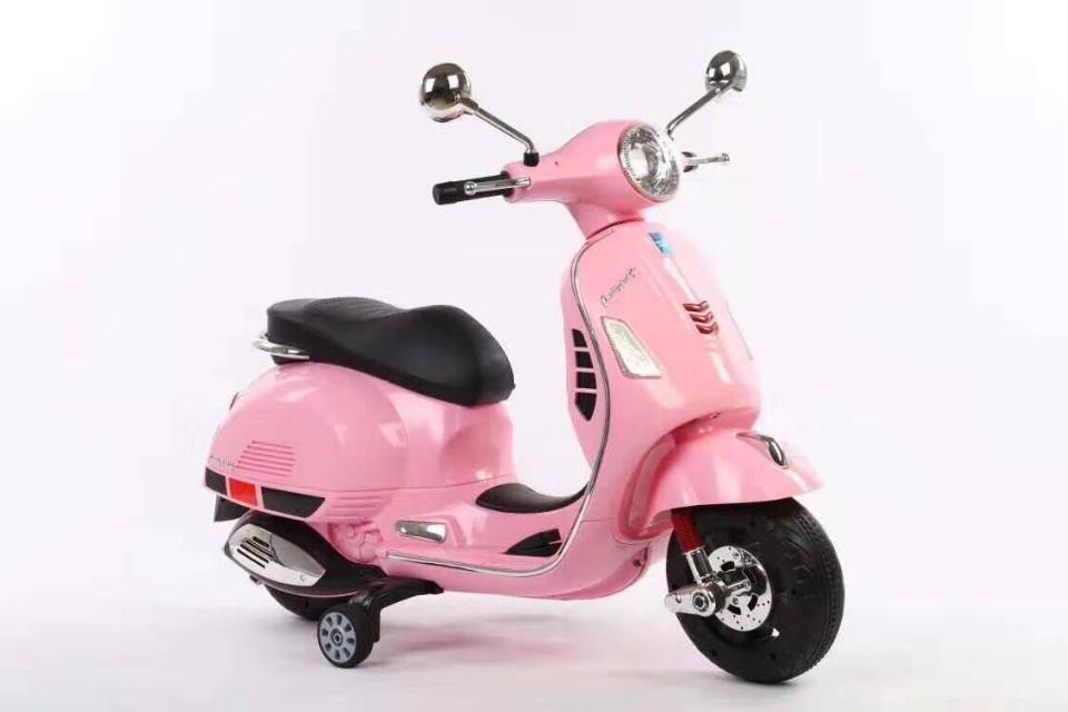 Xe Vespa Q618 12V-duoc-ban-tai-Baby Toys