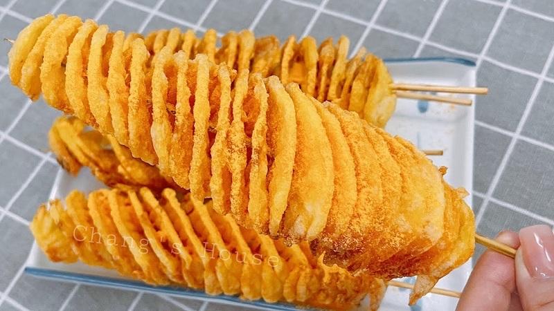 (ăn vặt) Khoai tây lốc xoáy-duoc-ban-tai-bún đậu Nhà Cốm