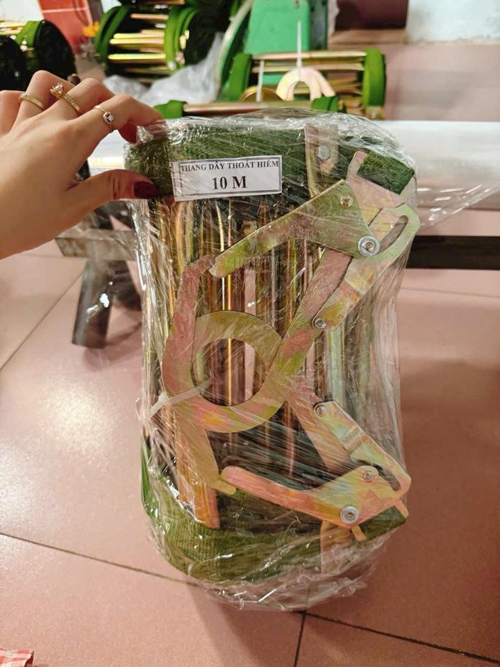 Thang dây 10m-duoc-ban-tai-Lỗ Tuấn