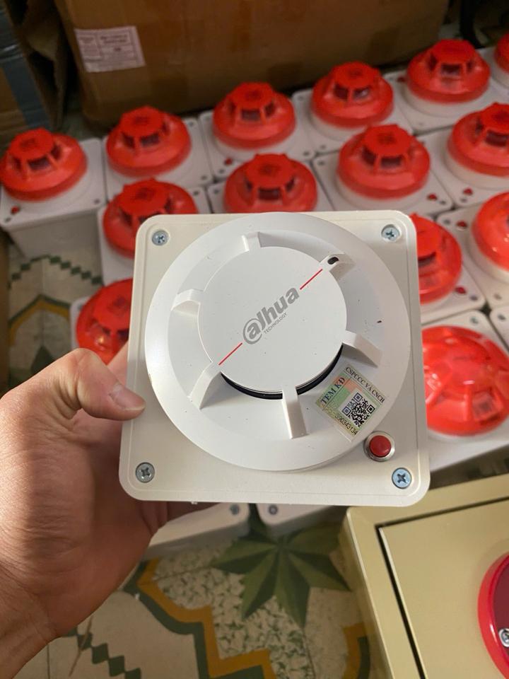 Báo khói liên kết ahua-duoc-ban-tai-Lỗ Tuấn