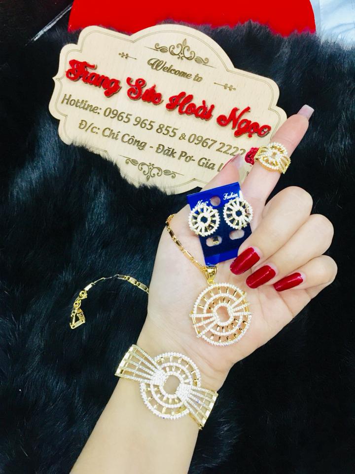 bộ trang sức-duoc-ban-tai-TRANG SỨC HOÀI NGỌC