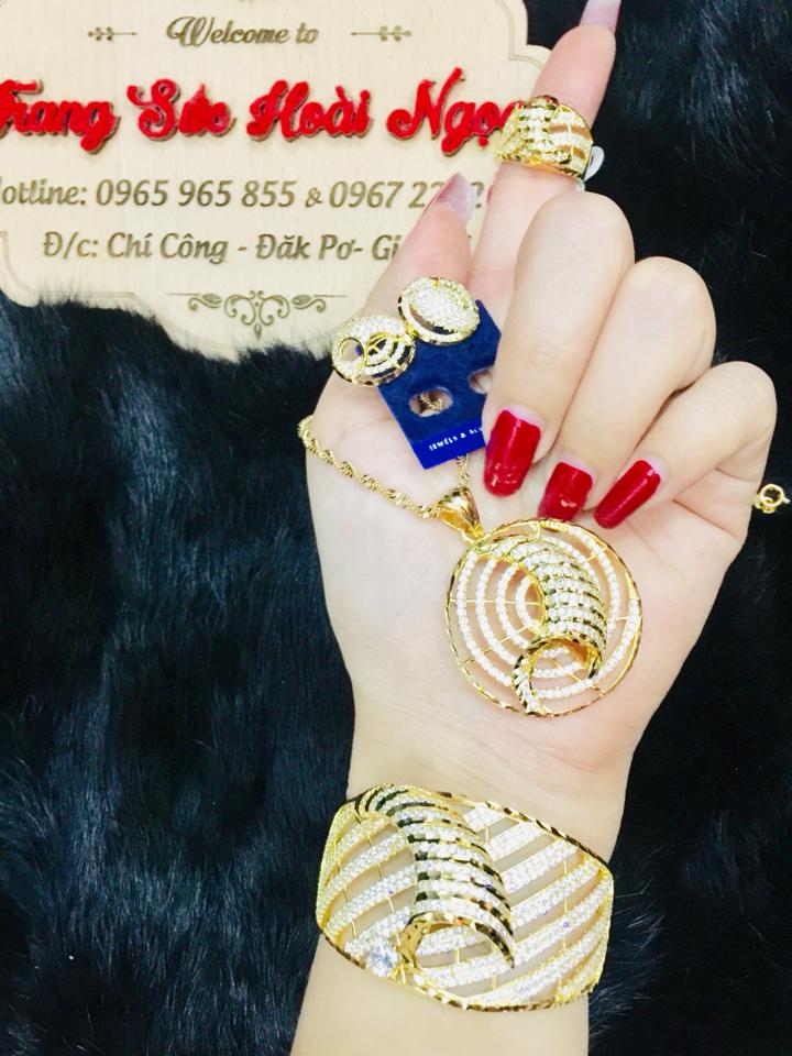 bộ trang sức-duoc-ban-tai-TRANG SỨC HOÀI NGỌC