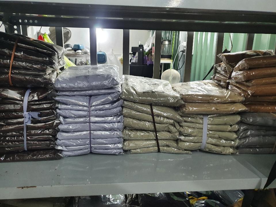 Lãnh Tụ Tay Dài - Kate-duoc-ban-tai-Pháp Phục Thiền