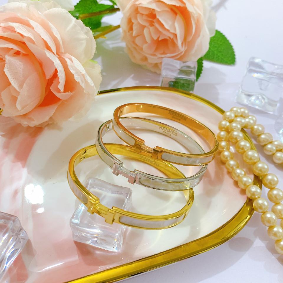 Vòng hermes xà cừ-duoc-ban-tai-Sunny Jewelry
