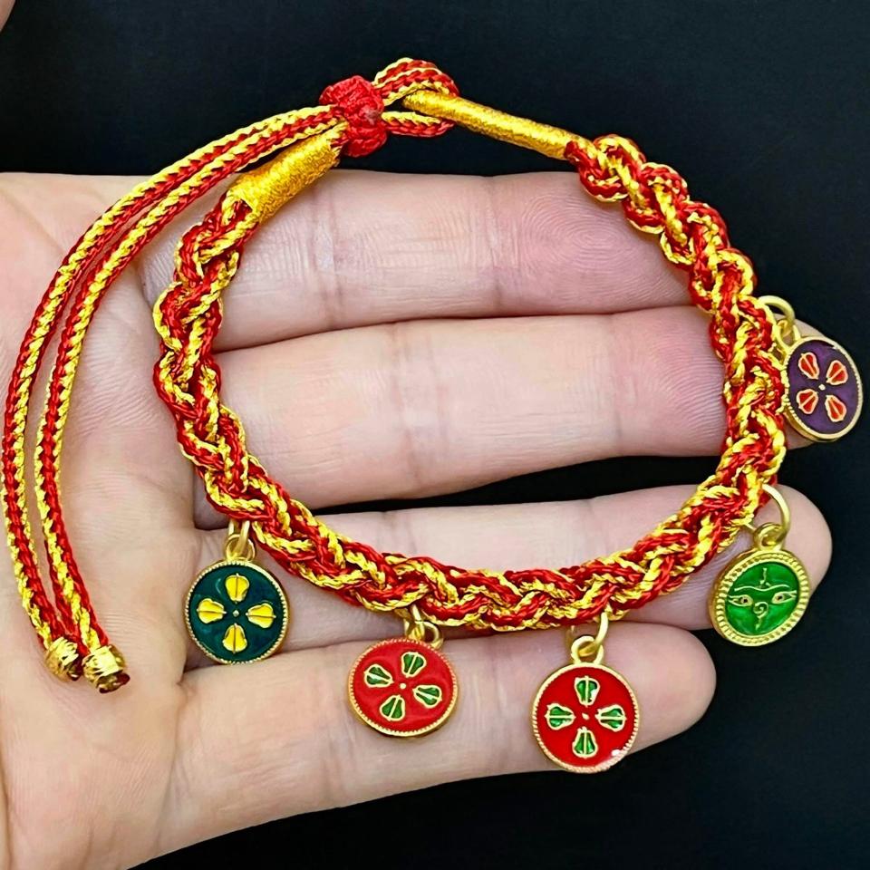 Vòng tay chỉ ngũ sắc – charm Tây Tạng Mắt Phật - Hoa Pháp Luân-duoc-ban-tai-CHANGTU