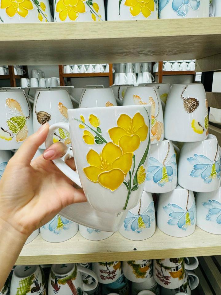 Cốc trắng vẽ 3D-duoc-ban-tai-Gốm Datming