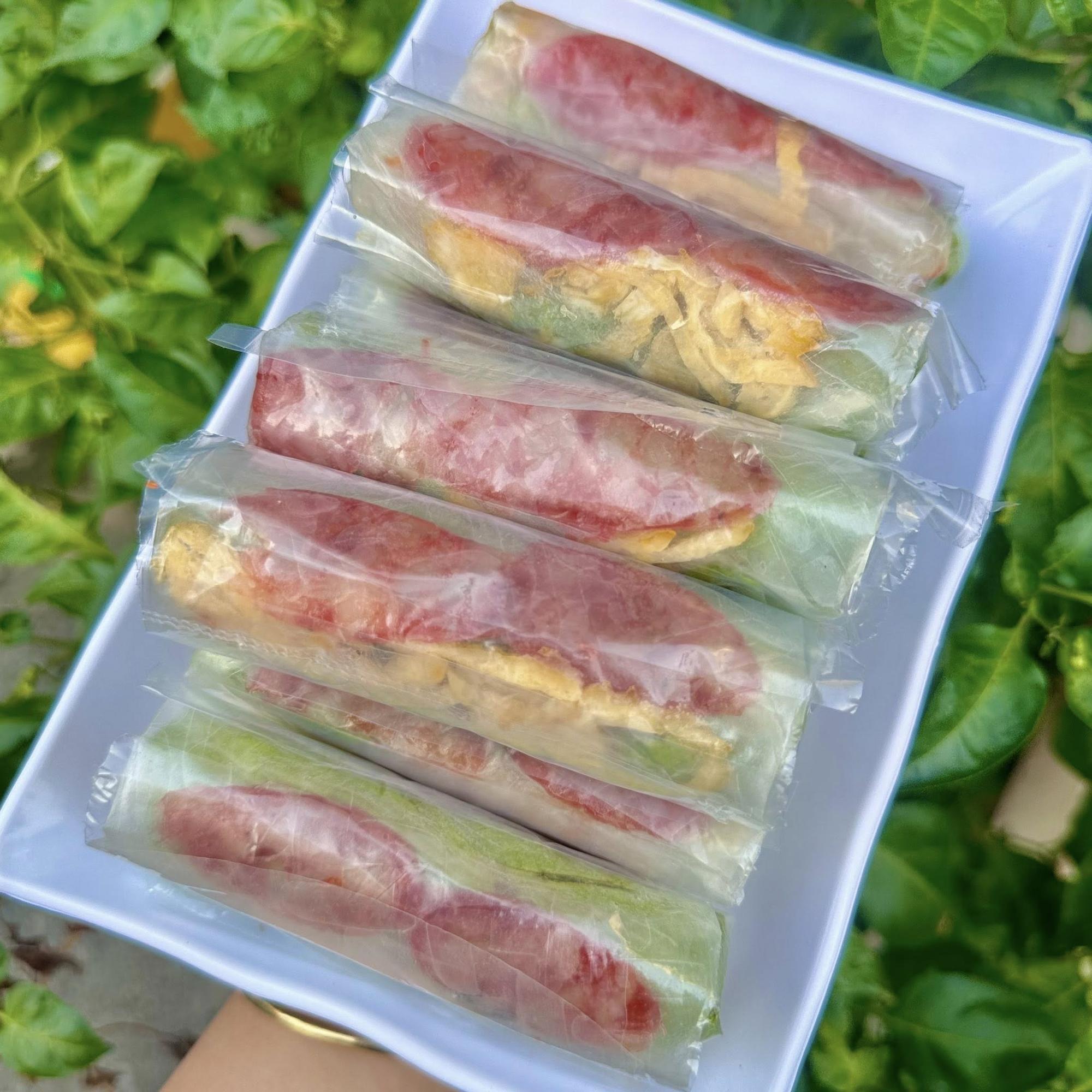  COMBO 30 BÒ BÍA (1 gỏi cuốn tôm thịt)-duoc-ban-tai-Hồng Nhi Gỏi Cuốn & Bò Bía - Bình Tân