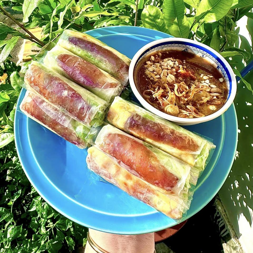  COMBO 40 BÒ BÍA (2 gỏi cuốn tôm thịt)-duoc-ban-tai-Hồng Nhi Gỏi Cuốn & Bò Bía - Bình Tân
