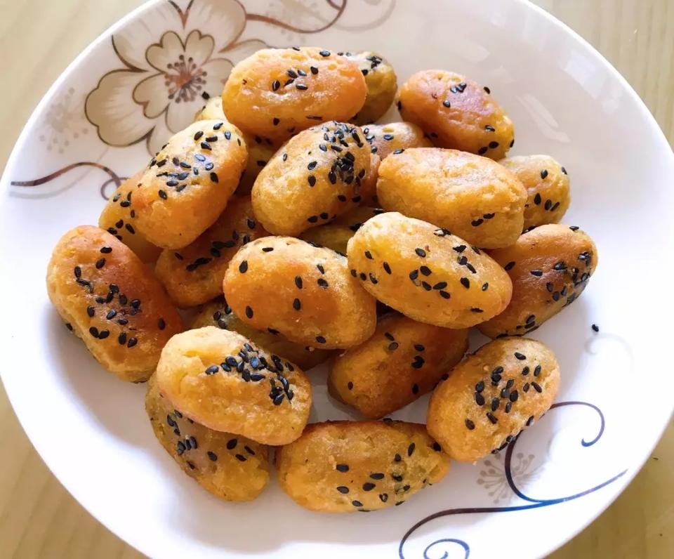 Khoai lang kén-duoc-ban-tai-Khoa