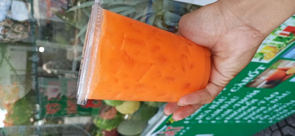 Khóm carot-duoc-ban-tai-Nước ép 68
