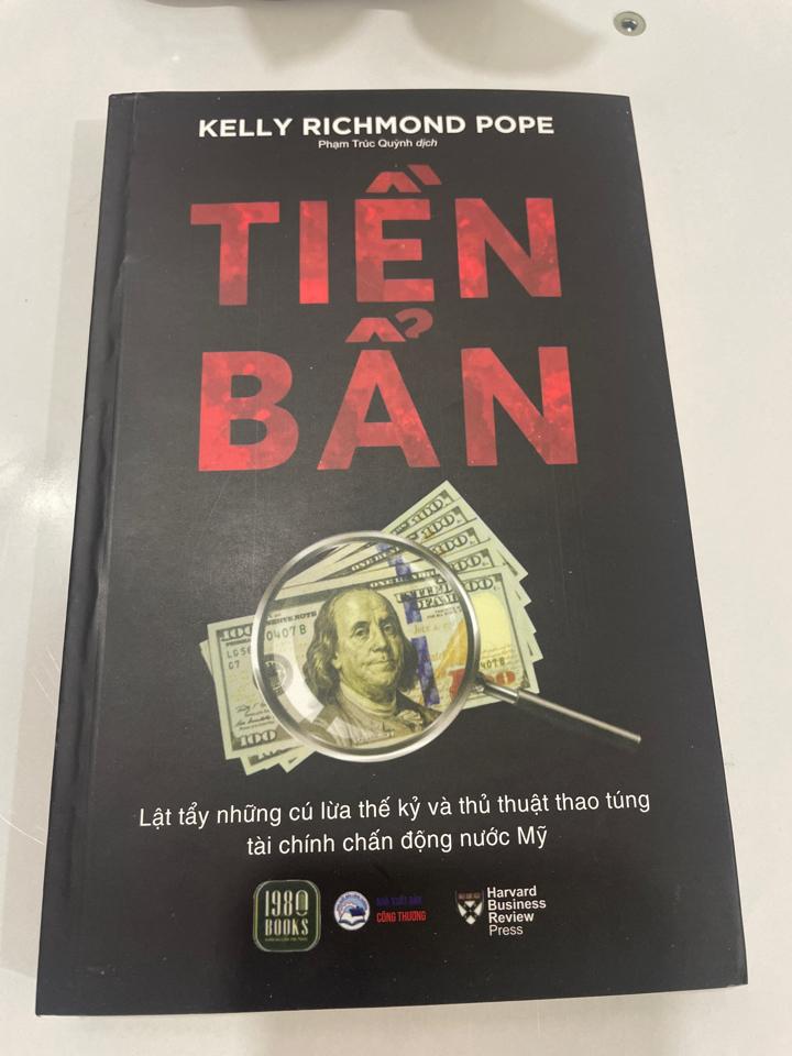 Tiền bẩn -duoc-ban-tai-Thuong’s Bookstore