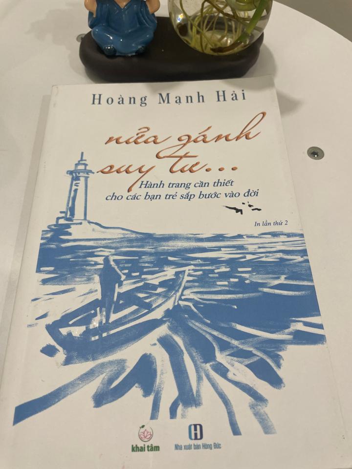 Nửa gánh suy tư-duoc-ban-tai-Thuong’s Bookstore