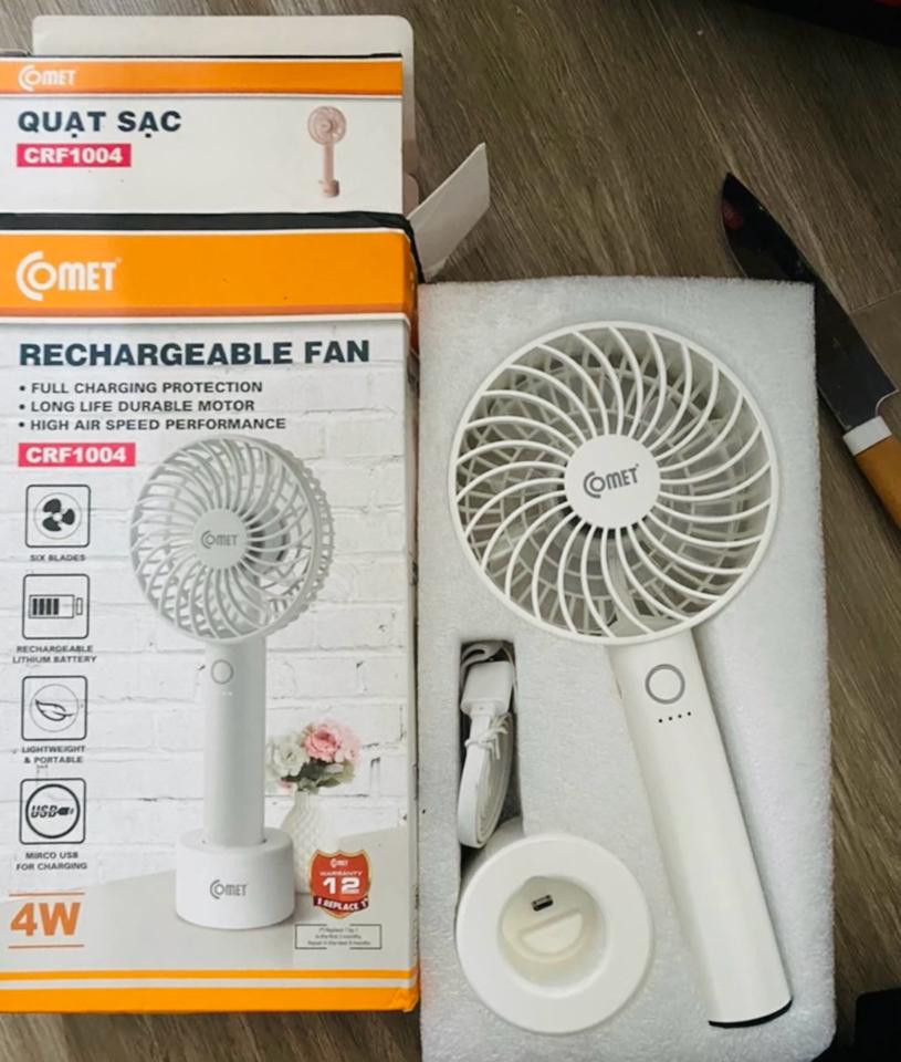 Quạt Sạc Tích Điện Cầm Tay Cao Cấp Comet CRF1004, 6 Cánh Có Đế Rời Hàng Chính Hãng-duoc-ban-tai-2TShop.Dealgiatot