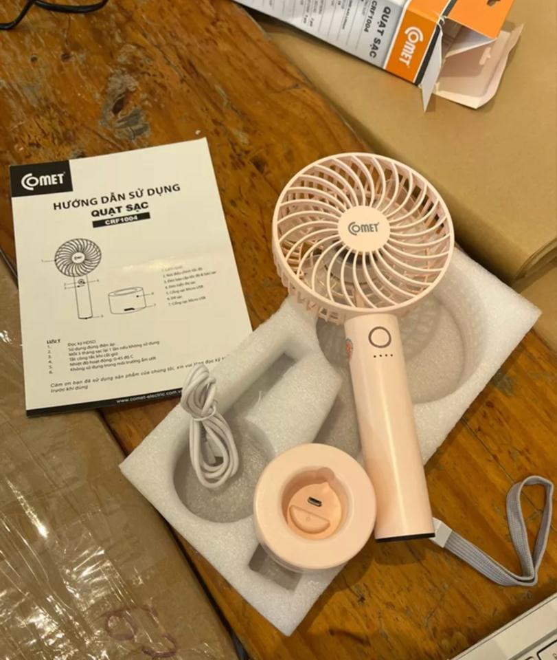 Quạt Sạc Tích Điện Cầm Tay Cao Cấp Comet CRF1004, 6 Cánh Có Đế Rời Hàng Chính Hãng-duoc-ban-tai-2TShop.Dealgiatot