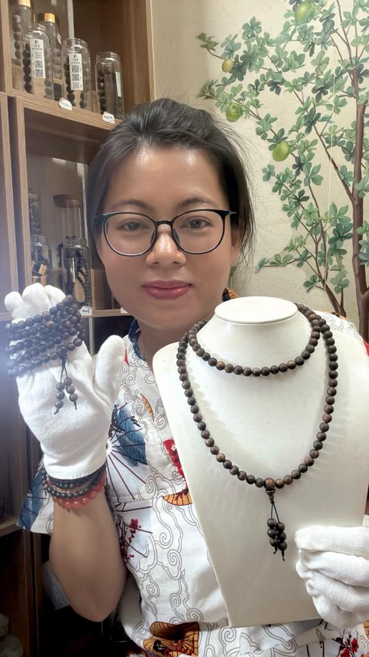 Vòng 108 hạt 8mm đẹp-duoc-ban-tai-TRẦM HƯƠNG DADA
