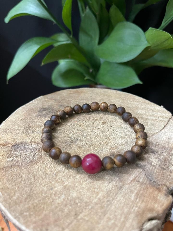 Vòng 25 hạt 6mm gắn ruby-duoc-ban-tai-TRẦM HƯƠNG DADA