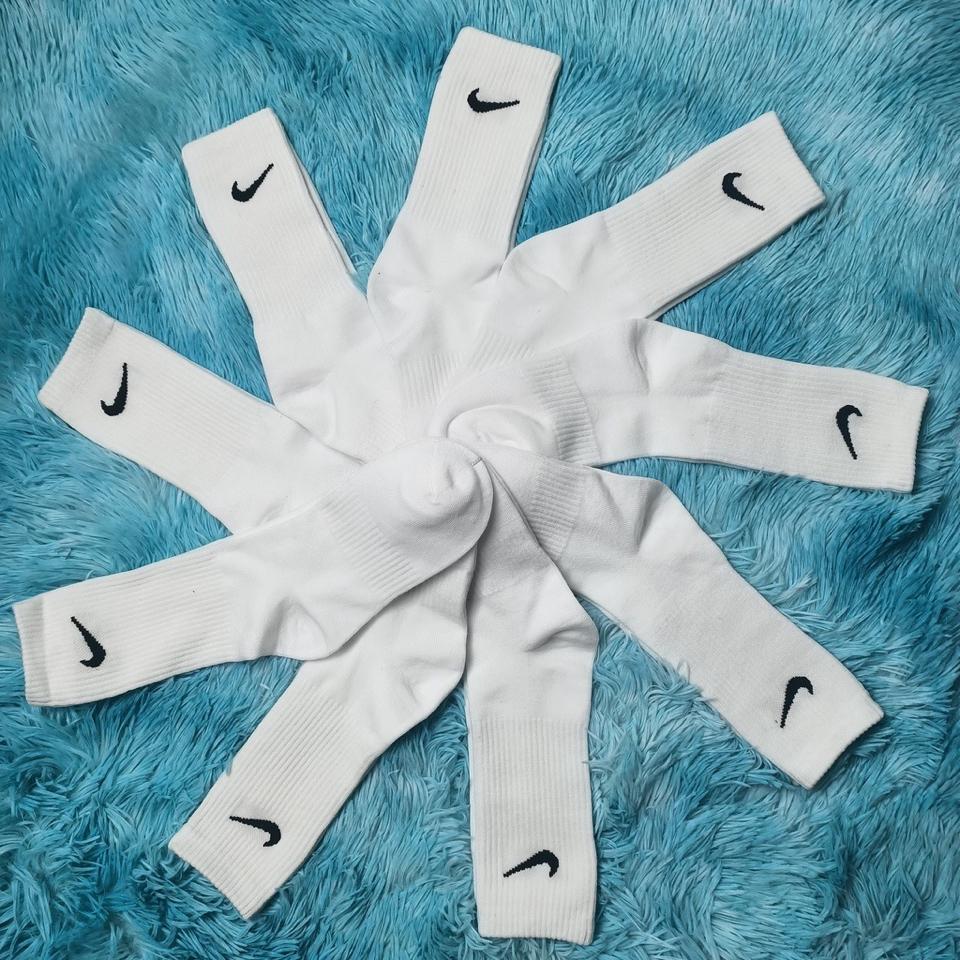 Tất cổ TRUNG-duoc-ban-tai-Sân Bóng 82 Plus