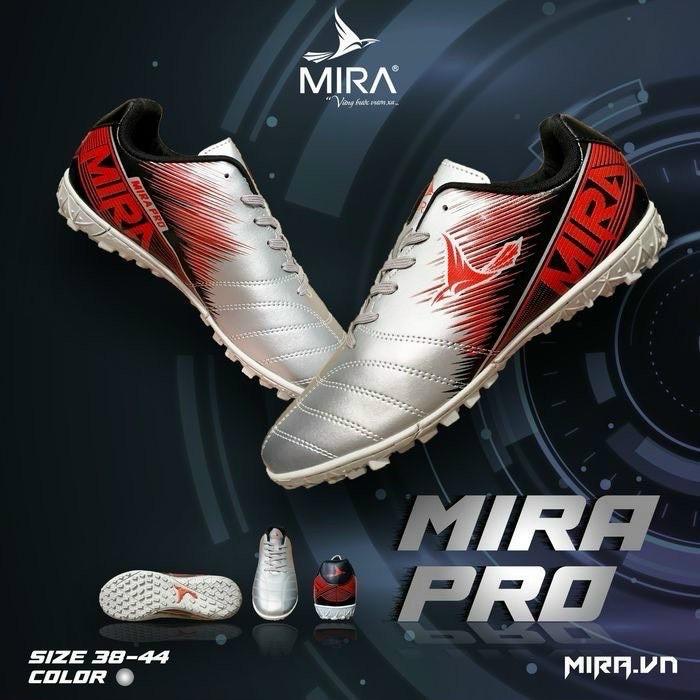 Giày đá bóng -duoc-ban-tai-Sân Bóng 82 Plus